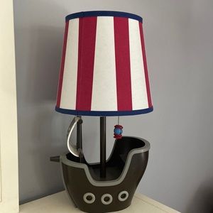 Pirate ship lamp